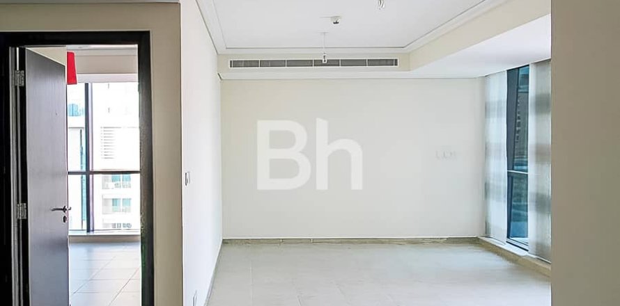 Apartment in Jumeirah Lake Towers, Dubai 2 bedrooms, 82 sq.m. № 56619