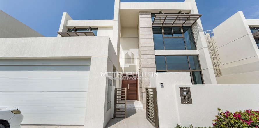 Villa à District One, Mohammed Bin Rashid City, Dubai, 4 chambres, 470 m², № 72765