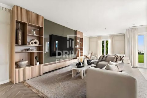Villa in Jumeirah, Dubai 5 bedrooms, 791.53 sq.m. № 138433 - photo 7