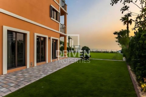 Villa in Jumeirah, Dubai 5 bedrooms, 791.53 sq.m. № 138433 - photo 26