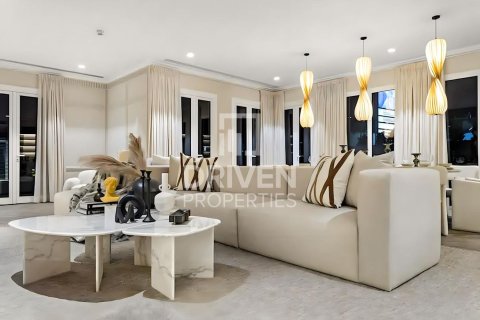 Villa in Jumeirah, Dubai 5 bedrooms, 791.53 sq.m. № 138433 - photo 4