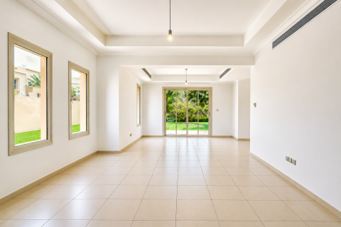 Villa en The Springs, Dubai, 3 dormitorios, 349.25 m², № 138924 - foto 2
