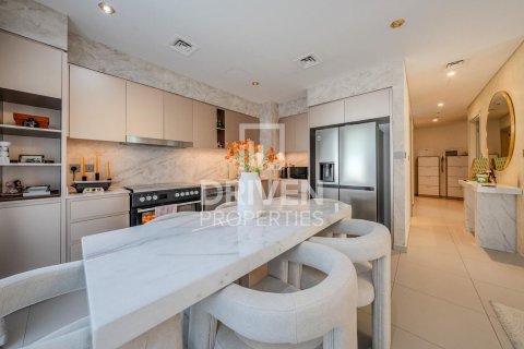 Villa in Sun, Arabian Ranches 3, Dubai 4 bedrooms, 247.21 sq.m. № 135497 - photo 11