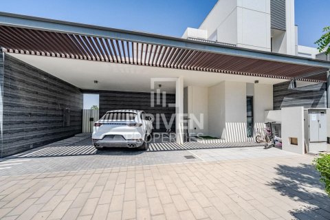 Villa in Sun, Arabian Ranches 3, Dubai 4 bedrooms, 247.21 sq.m. № 135497 - photo 6
