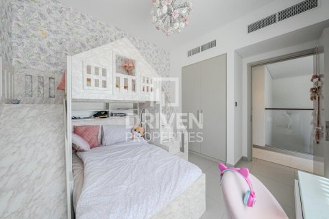 Villa in Sun, Arabian Ranches 3, Dubai 4 bedrooms, 247.21 sq.m. № 135497 - photo 16