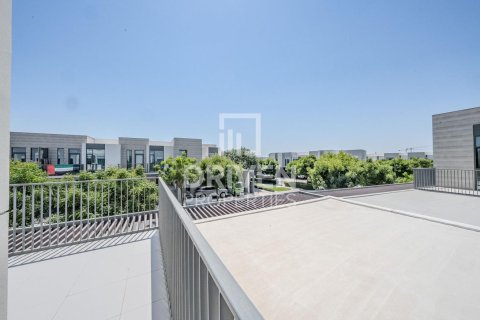 Villa in Sun, Arabian Ranches 3, Dubai 4 bedrooms, 247.21 sq.m. № 135497 - photo 2