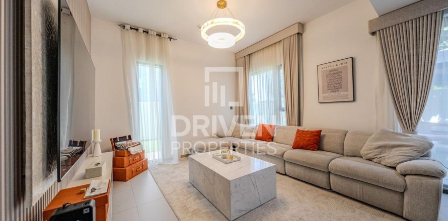 Villa in Sun, Arabian Ranches 3, Dubai 4 bedrooms, 247.21 sq.m. № 135497