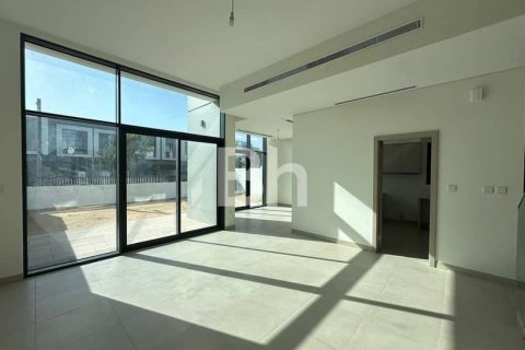 Снять в аренду таунхаус в Al Furjan, Дубай: 4 спальни, 269м², № 22038 - фото 15