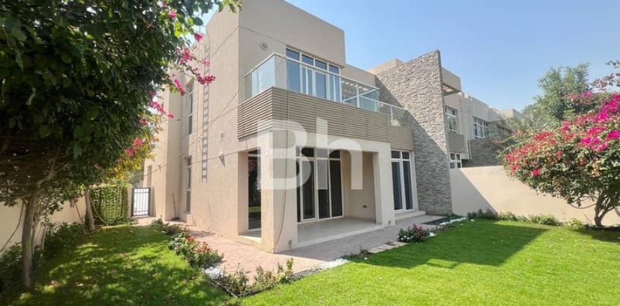 Villa en Dubai Silicon Oasis, Dubai, 4 dormitorios, 356 m², № 22042