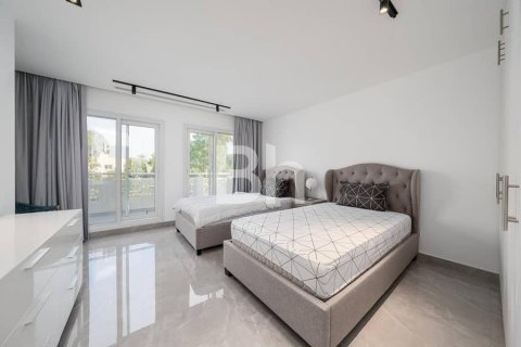 Villa in Dubai 4 bedrooms, 558 sq.m. № 22041 - photo 14