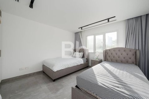 Villa in Dubai 4 bedrooms, 558 sq.m. № 22041 - photo 16