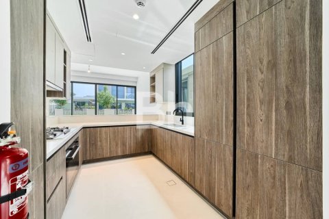 Снять в аренду виллу в Tilal Al Ghaf, Дубай: 4 спальни, 374м², № 22040 - фото 8