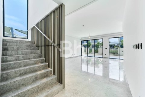 Снять в аренду виллу в Tilal Al Ghaf, Дубай: 4 спальни, 374м², № 22040 - фото 2