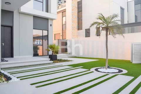 Снять в аренду виллу в Al Furjan, Дубай: 4 спальни, 558м², № 22036 - фото 1