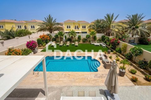 Townhouse in Legacy, Jumeirah Park, Dubai 3 bedrooms, 297 sq.m. № 110431