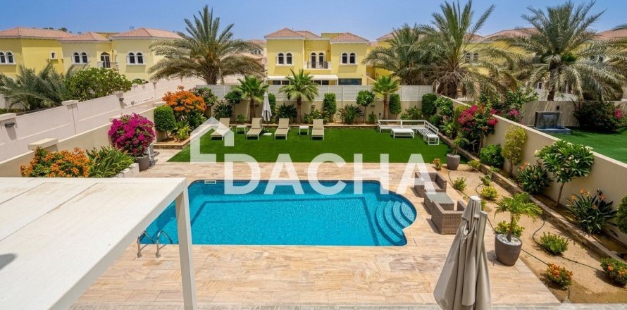 Townhouse in Legacy, Jumeirah Park, Dubai 3 bedrooms, 297 sq.m. № 110431