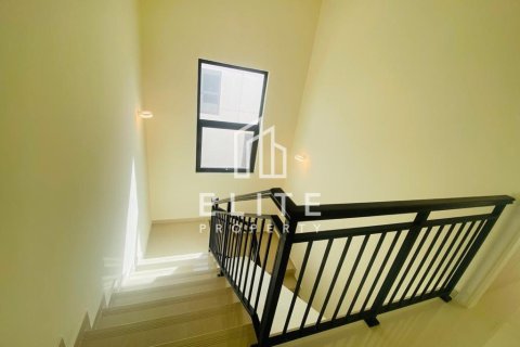 Villa en Dubai, 3 dormitorios, № 42161 - foto 18