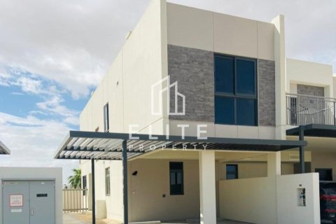 Villa en Dubai, 3 dormitorios, № 42161 - foto 1