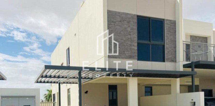 Villa en Dubai, 3 dormitorios, № 42161