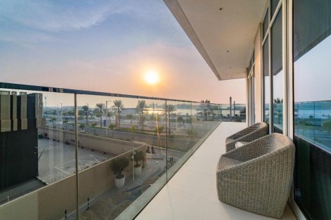 Apartment in Dubai Harbour, Dubai 2 bedrooms, 119.30 sq.m. № 4022 - photo 5