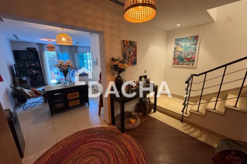 Townhouse in Jumeirah Village Triangle, Dubai 1 bedroom, 152 sq.m. № 112748 - photo 2