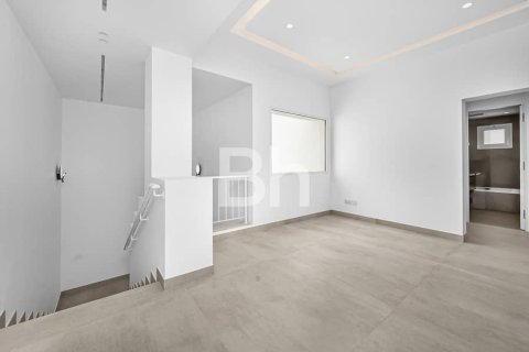 Villa en Dubai, 5 dormitorios, 549 m², № 23983 - foto 18