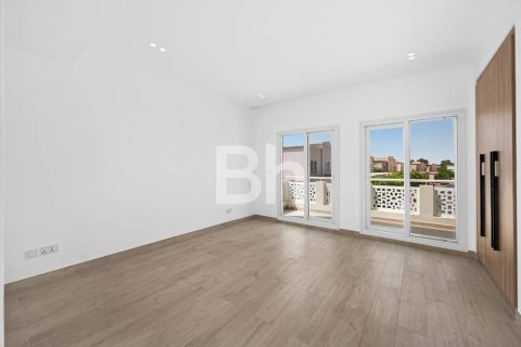 Villa en Dubai, 5 dormitorios, 549 m², № 23983 - foto 6