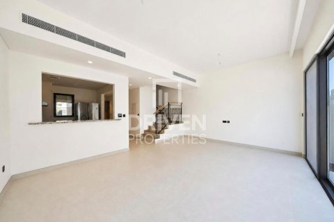 Townhouse in Damac Lagoons, Dubai 4 bedrooms, 144 sq.m. № 137002 - photo 2
