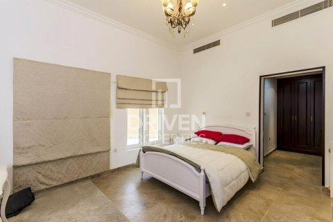 Villa en The Villa, Dubai, 5 dormitorios, 658.5 m², № 136999 - foto 5