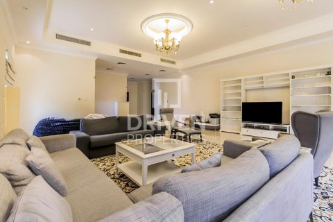 Villa en The Villa, Dubai, 5 dormitorios, 658.5 m², № 136999 - foto 3