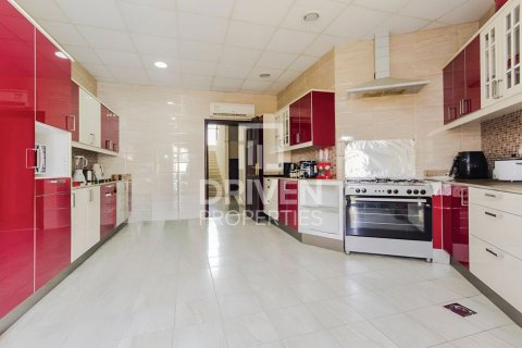 Villa en The Villa, Dubai, 5 dormitorios, 658.5 m², № 136999 - foto 7