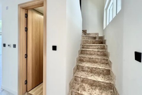 Купить таунхаус в Дубай Инвестмент Парке, Дубай: 4 спальни, 87м², № 104797 - фото 13