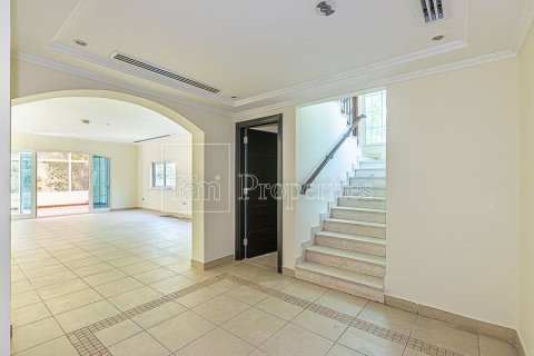 Villa in Dubai 3 bedrooms, 547.1 sq.m. № 48921 - photo 8