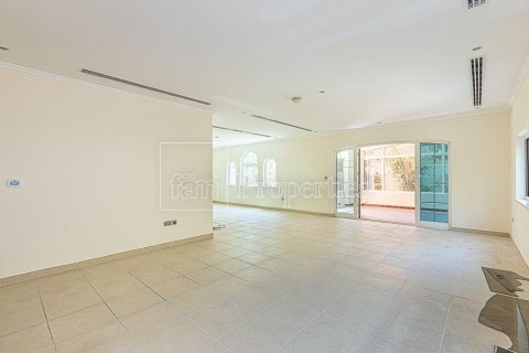 Villa in Dubai 3 bedrooms, 547.1 sq.m. № 48921 - photo 4