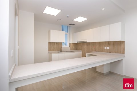 Townhouse in Dubai Sports City, Dubai 4 bedrooms, 173.6 sq.m. № 48911 - photo 15