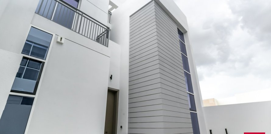 Townhouse in Dubai Sports City, Dubai 4 bedrooms, 173.6 sq.m. № 48911