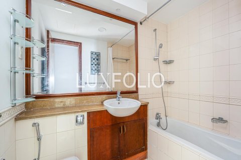 Apartment in Emaar 6 Towers, Dubai Marina, Dubai 2 bedrooms, 159 sq.m. № 45345 - photo 18