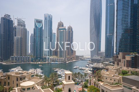 Apartment in Emaar 6 Towers, Dubai Marina, Dubai 2 bedrooms, 159 sq.m. № 45345 - photo 1