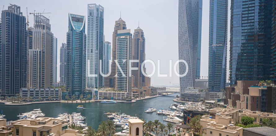 Apartment in Emaar 6 Towers, Dubai Marina, Dubai 2 bedrooms, 159 sq.m. № 45345