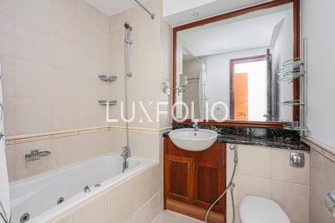Apartment in Emaar 6 Towers, Dubai Marina, Dubai 2 bedrooms, 159 sq.m. № 45345 - photo 13