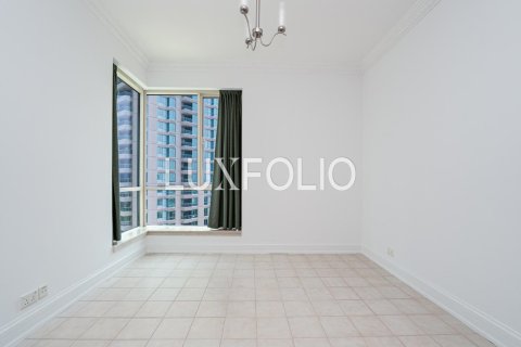 Apartment in Emaar 6 Towers, Dubai Marina, Dubai 2 bedrooms, 159 sq.m. № 45345 - photo 17