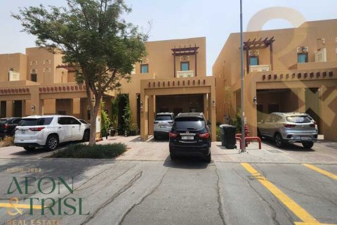 Купить таунхаус в North Village, Al Furjan, Дубай: 3 спальни, 224м², № 60676 - фото 1