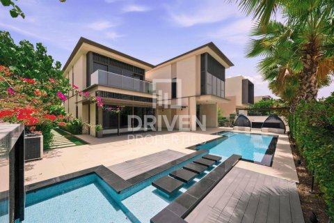 Villa in Golf Place, Dubai Hills Estate, Dubai 4 bedrooms, 698.35 sq.m. № 126541