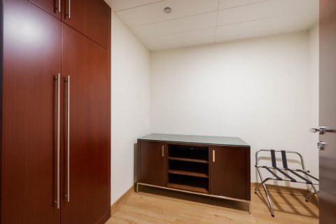 Apartment in Sheikh Zayed Road, Dubai 3 bedrooms, 190 sq.m. № 138984 - photo 9