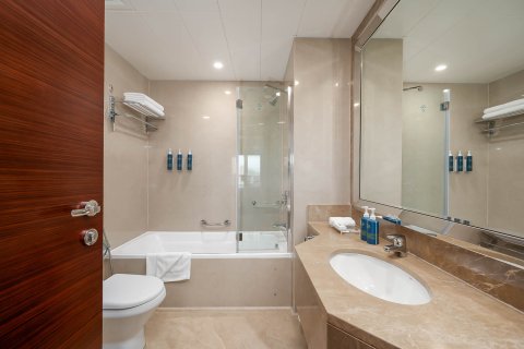 Apartment in Sheikh Zayed Road, Dubai 3 bedrooms, 190 sq.m. № 138984 - photo 15