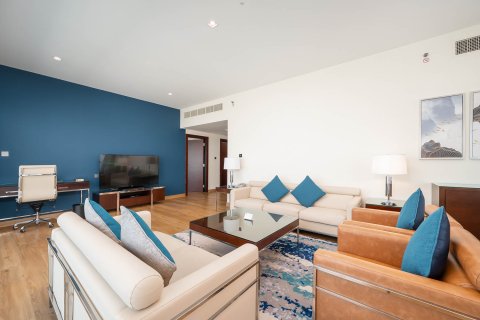 Apartment in Sheikh Zayed Road, Dubai 3 bedrooms, 190 sq.m. № 138984 - photo 11