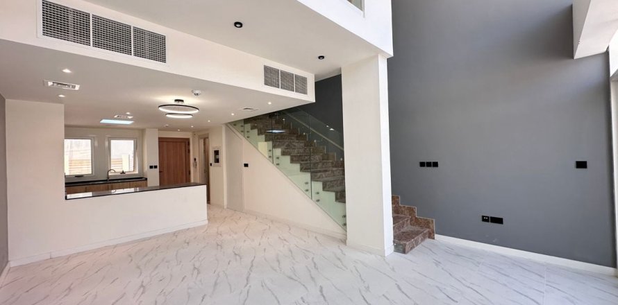Вилла в Дубае, 2 спальни, 102.4м², № 13822