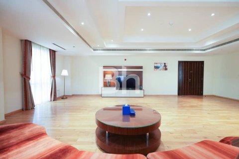 Ático en Jumeirah Beach Residence, Dubai, 4 dormitorios, 568 m², № 57343 - foto 1