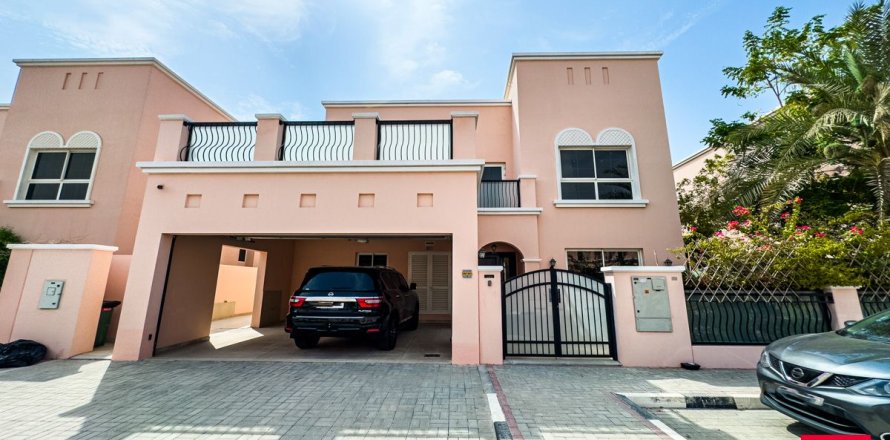 Villa à Dubai, 4 chambres, 468.5 m², № 59572