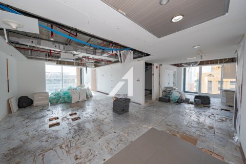Снять в аренду офис в Sheikh Zayed Road, Дубай: 592м², № 101451 - фото 3